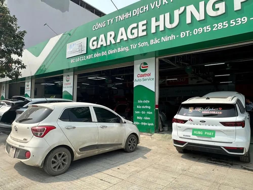 Gara ô tô Hưng Phát có mặt bằng rộng trong khu đô thị Đền Đô