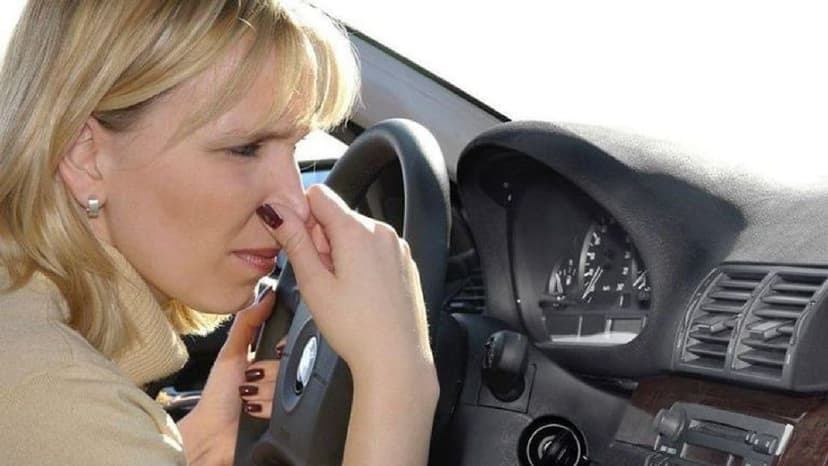 Nếu xe có mùi xăng sống kéo dài, bạn nên đến gara để kiểm tra và bảo dưỡng