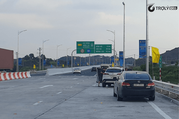Dừng đỗ xe đúng nơi quy định