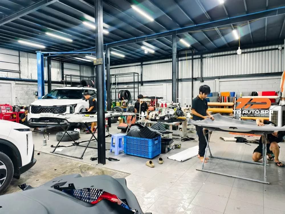 TD Auto Spa chuyên chăm sóc, dán phim và nâng cấp phụ kiện ô tô tại Tân An