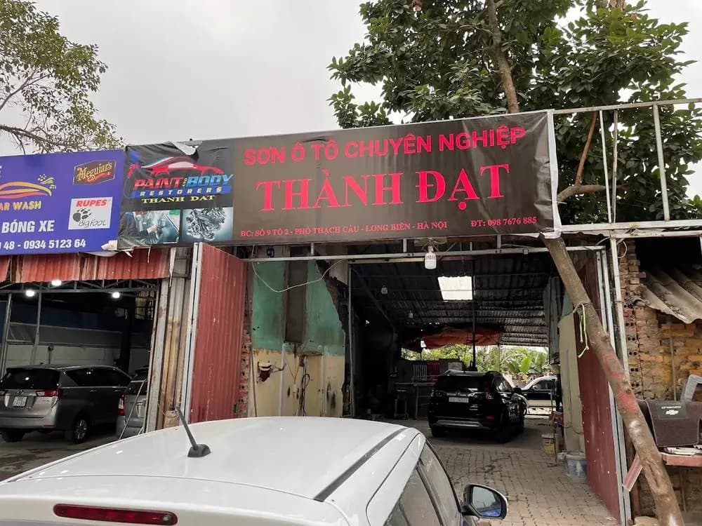 Gara Ô tô Thành Đạt trên phố Thạch Cầu, có thế mạnh về sơn gò hàn