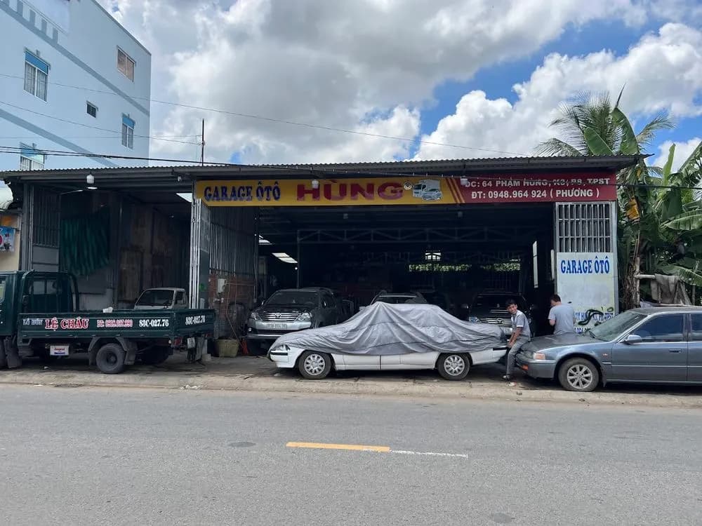 Garage ô tô Hùng là một gara nhỏ gần khu dân cư
