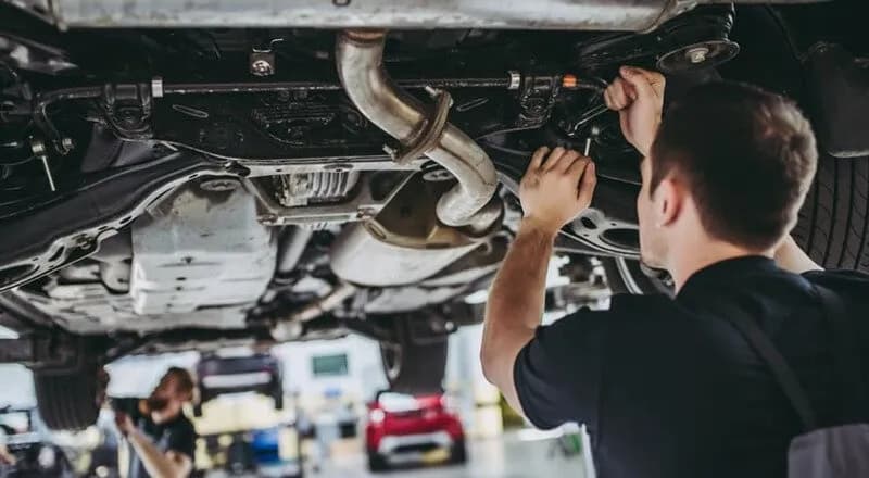 Bạn nên kiểm tra xe sau khi đi qua đường ngập triều cường - Source: phutungmitsubishi