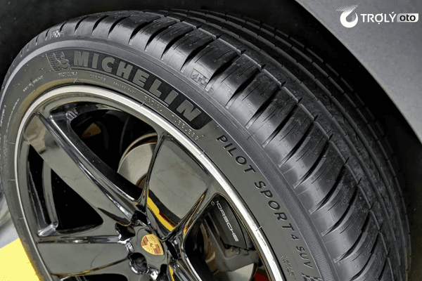 Lốp Michelin Pilot được thiết kế để chịu lực tốt, phù hợp với dòng xe thể thao