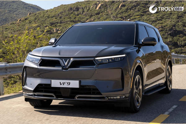 VinFast VF9 là mẫu xe SUV hạng E, phù hợp với kích thước lốp 275/45R20 hoặc 275/40R21