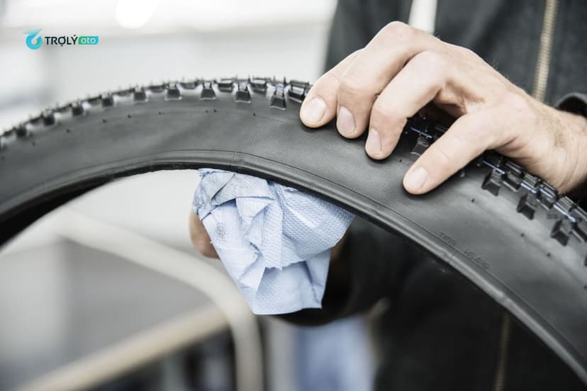 Lốp có săm có giá mua rẻ nhưng chi phí sửa chữa lâu dài cao hơn