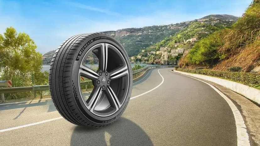 Dynamic Response giúp tăng độ chính xác khi xe chuyển hướng hoặc vào cua