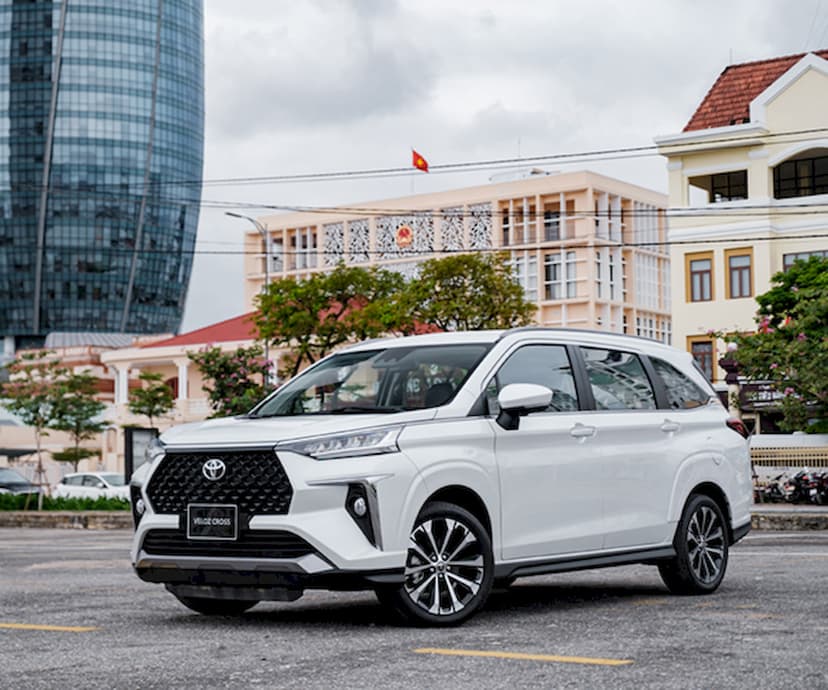 Toyota Veloz Cross CVT TOP được trang bị lốp 205/50R17