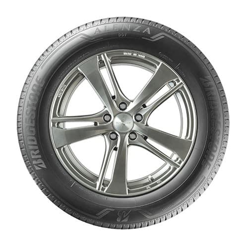 Khối gai vát cạnh giúp giữ bề mặt tiếp xúc ổn định hơn khi phanh