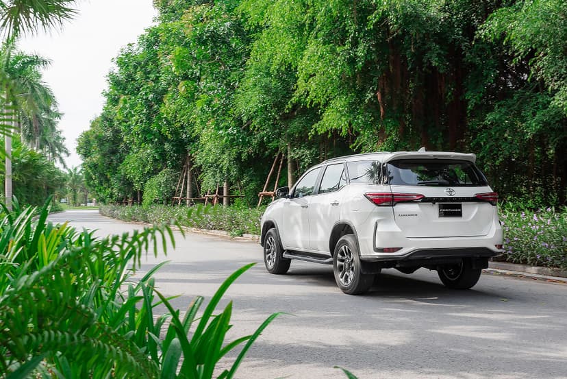 Các bản Toyota Fortuner hiện sử dụng lốp có kích thước 265/65R17 hoặc 265/60R18