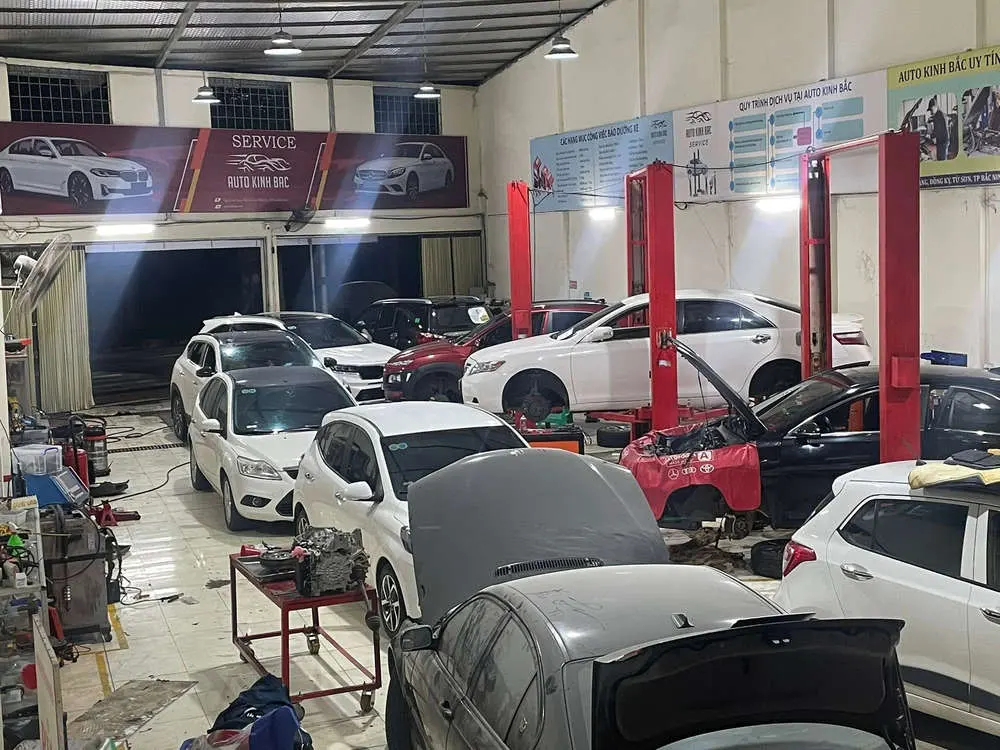 Không gian xưởng rộng rãi tại Auto Kinh Bắc