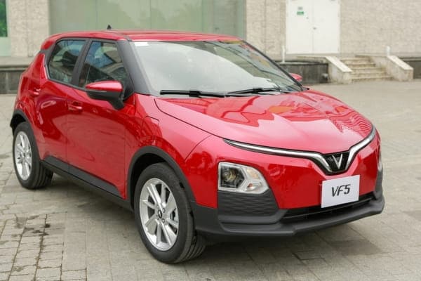 VF5 sử dụng lốp có kích thước 195/60R16 hoặc 205/55R17 - Source: Lương Dũng