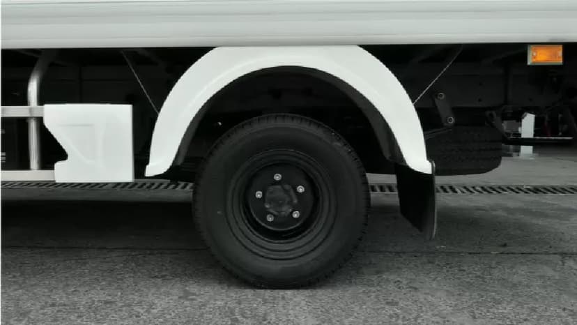 Lốp sau Kia K200 có kích thước 155R12C