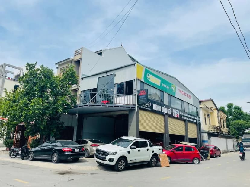 Gara ô tô Thông Điện nhận cả sửa chữa và làm nội thất