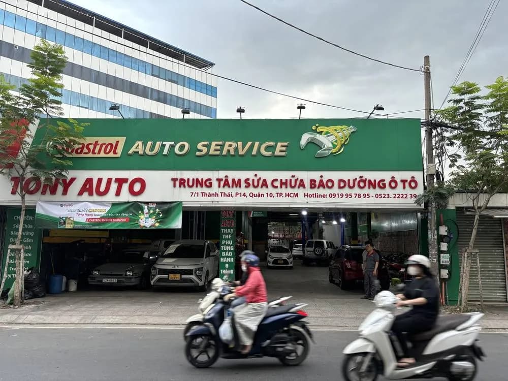Gara Tony Auto Q10 trong hẻm đường 3 Tháng 2, phường Diên Hồng