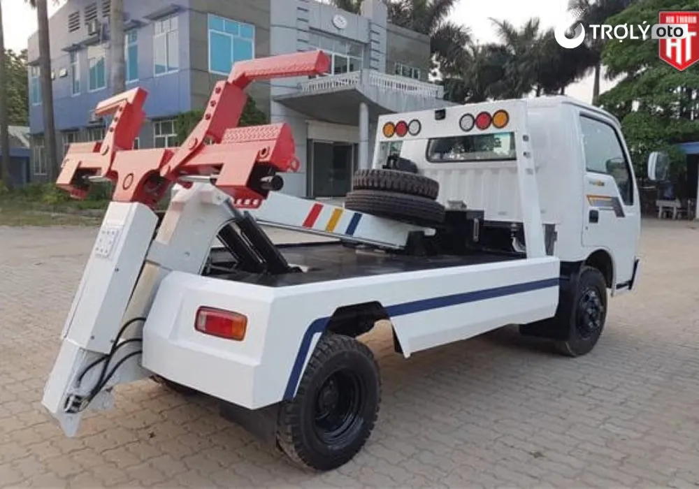 Trang thiết bị xe cứu hộ hiện đại phục vụ di chuyển và hỗ trợ xe gặp sự cố