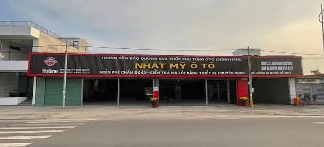 Mặt tiền cơ sở 2 rộng rãi của gara Nhật Mỹ